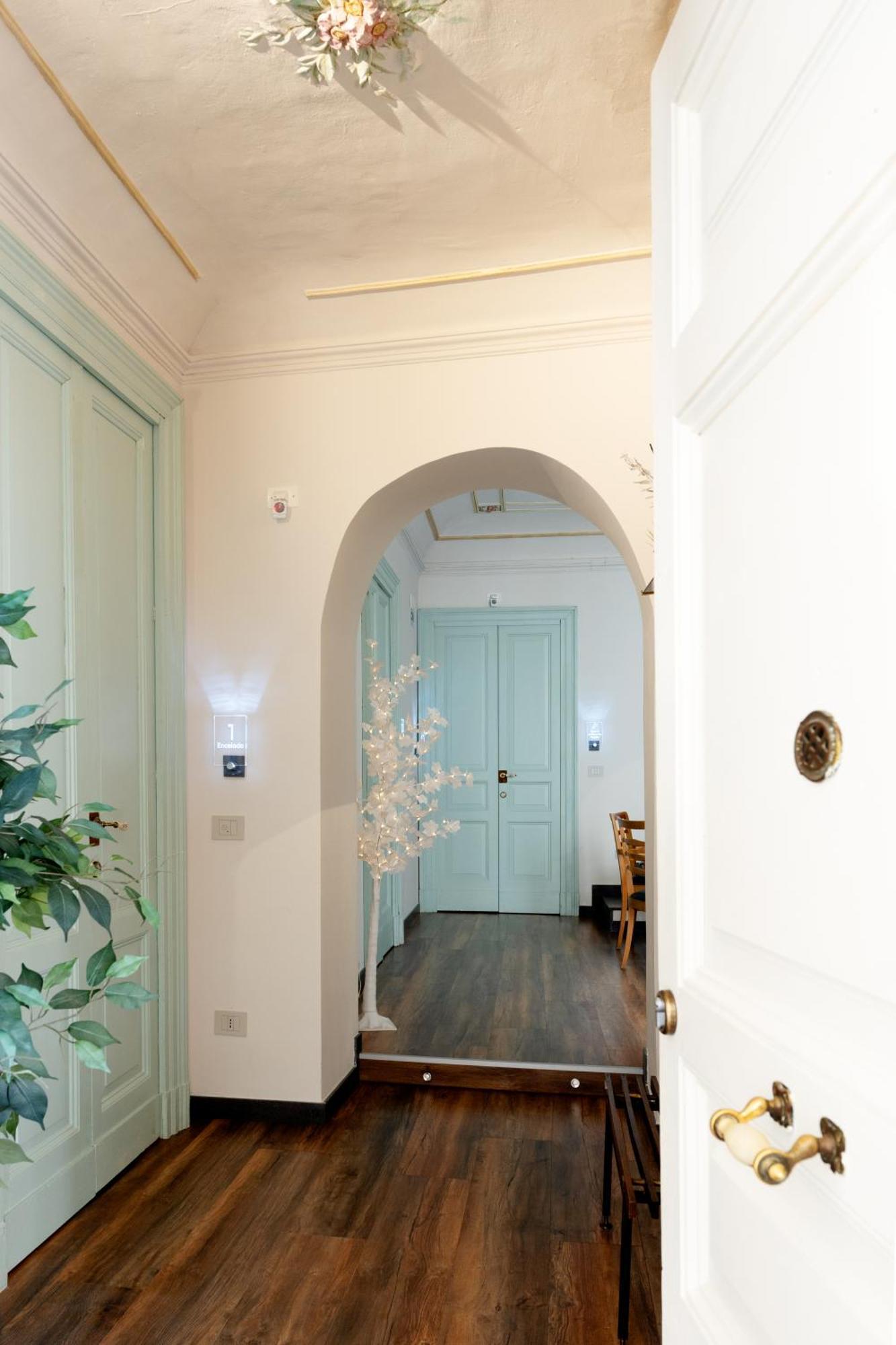 كاتانيا Holiday Lux Boutique Room المظهر الخارجي الصورة